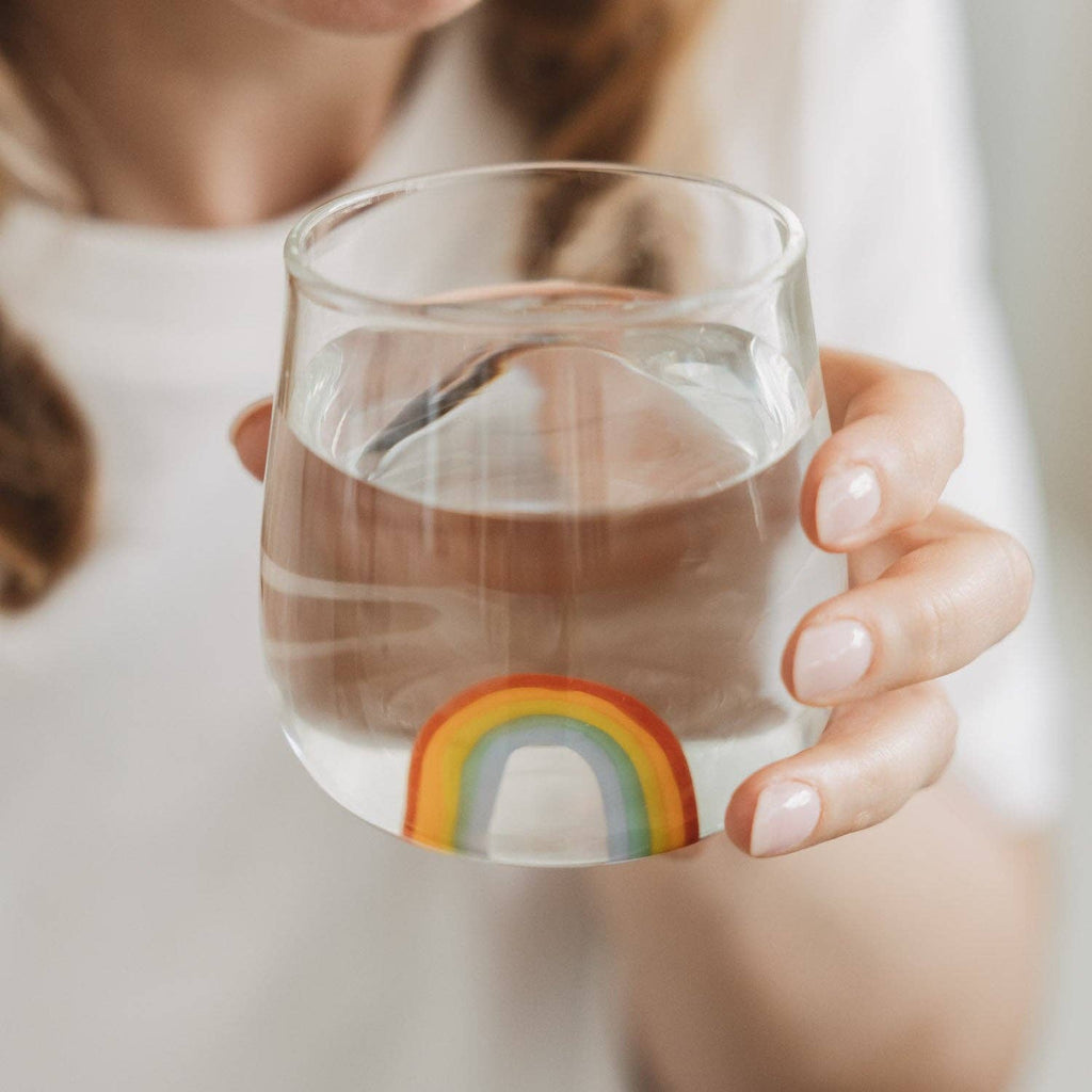 Eulenschnitt Trinkglas mit Regenbogenfigu