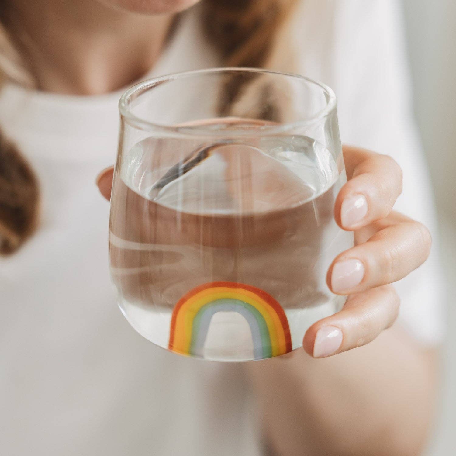 Eulenschnitt Trinkglas mit Regenbogenfigu
